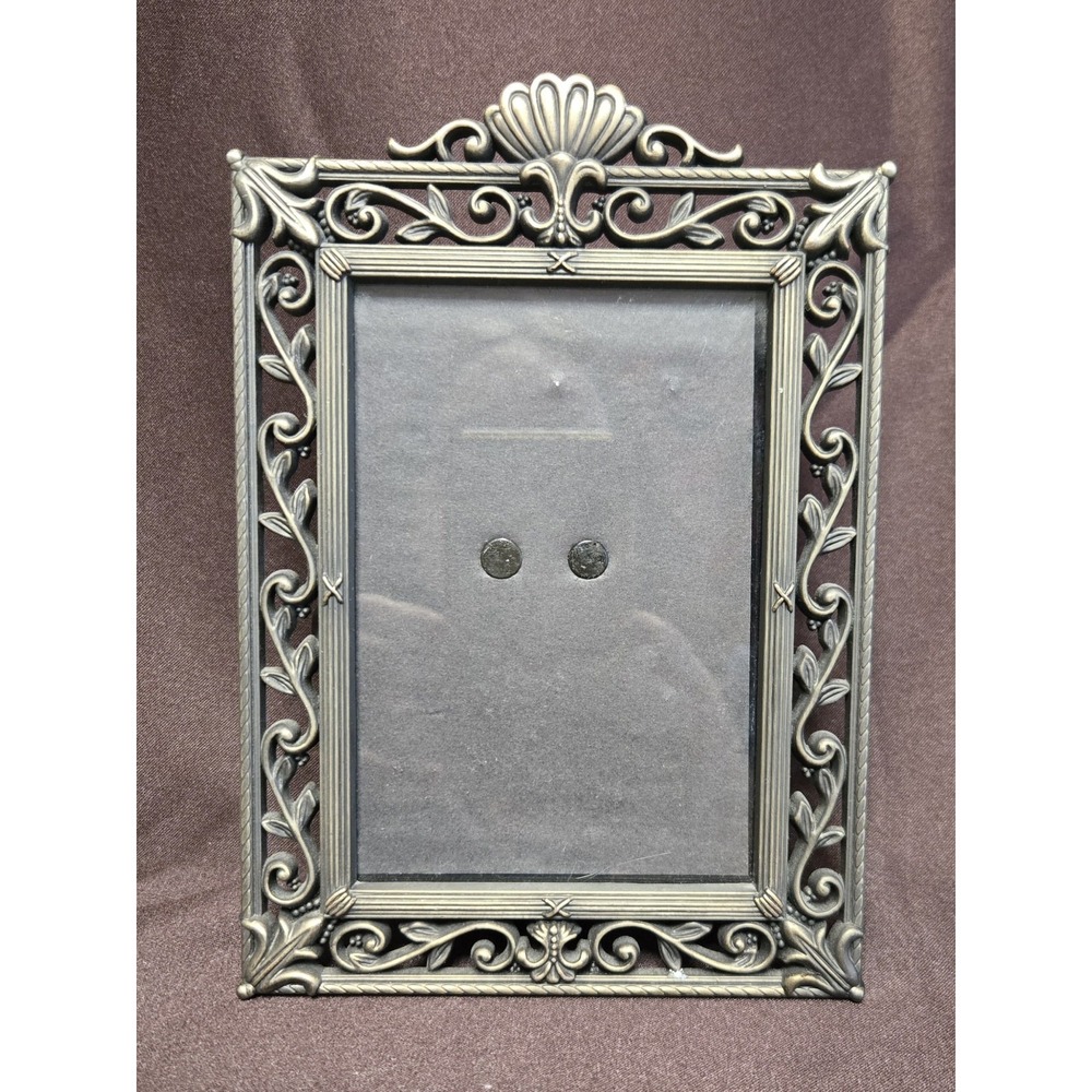 Vintage Ornate Metal (Heavy) 4x6 Picture Frame. Stand Or‎ Hang. VGVC